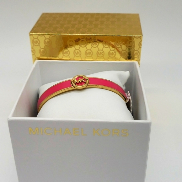 1191- MICHAEL Michael Kors Haute Gold Enamel Fuchia Color Bangle Bracelet NWT - Picture 4 of 8